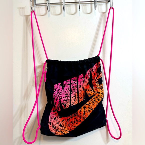 NIKE Drawstring Backpack - Picture 2 of 13